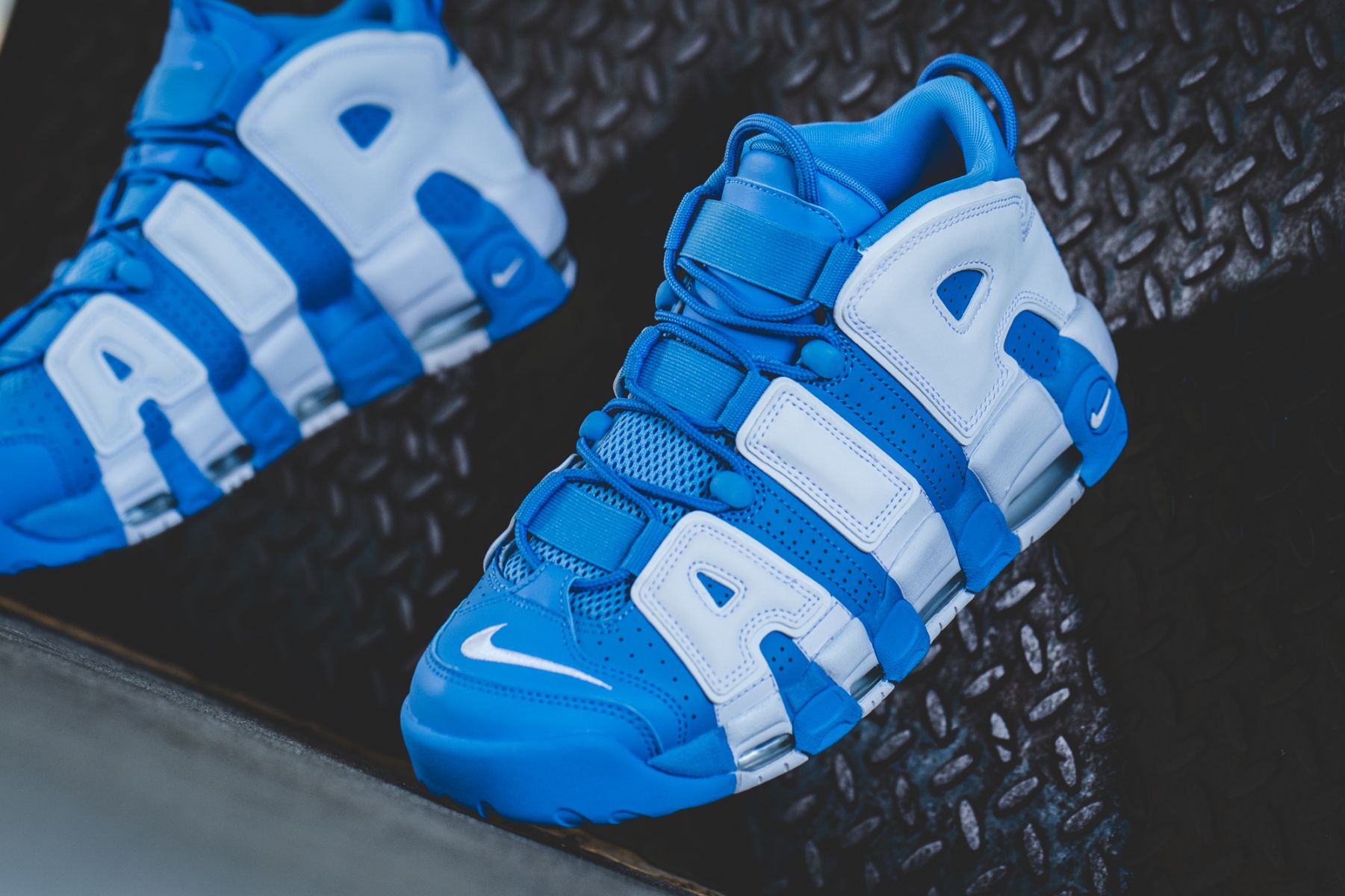 Nike air more uptempo 96 sales university blue